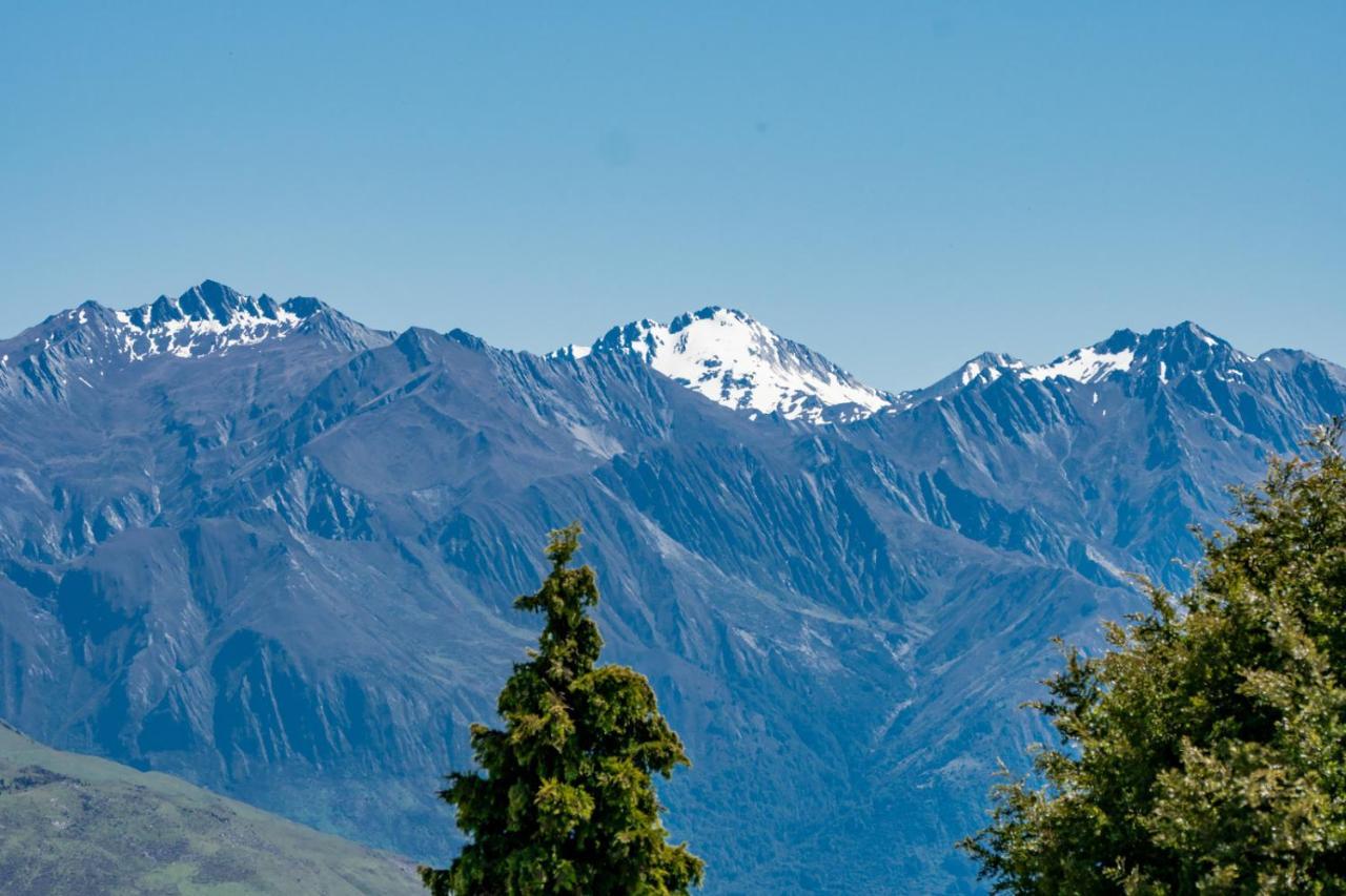 Views On Parry - Lake Hawea Holiday Home ภายนอก รูปภาพ