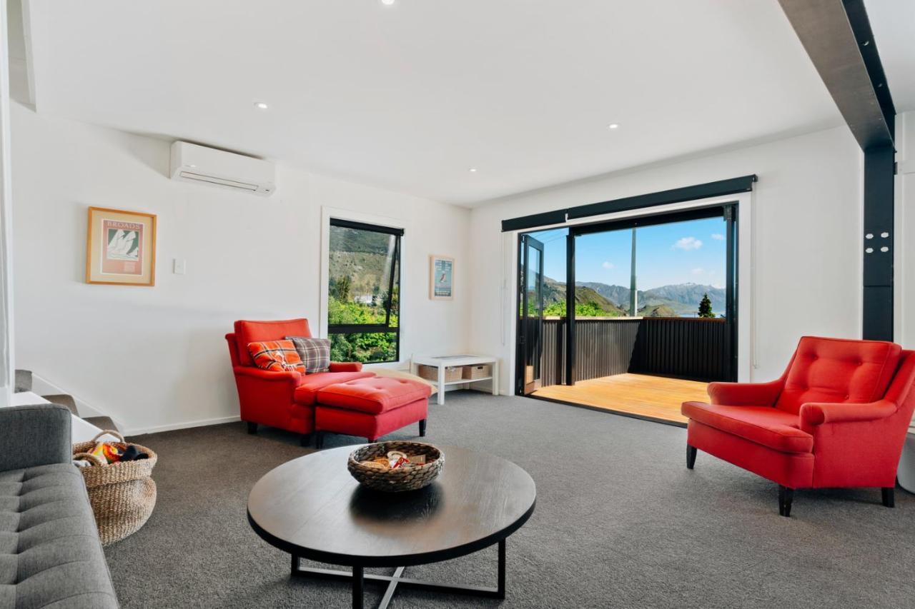 Views On Parry - Lake Hawea Holiday Home ภายนอก รูปภาพ