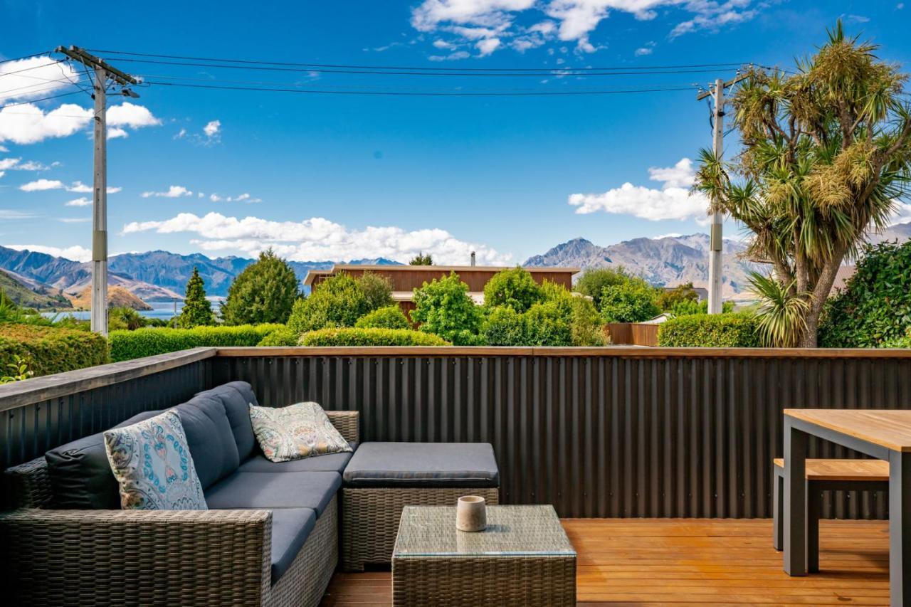 Views On Parry - Lake Hawea Holiday Home ภายนอก รูปภาพ