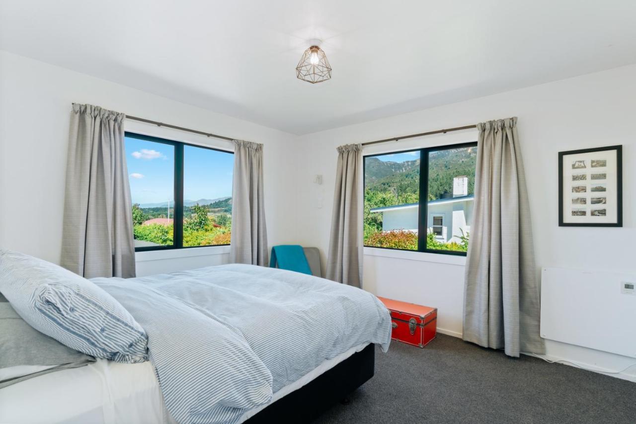 Views On Parry - Lake Hawea Holiday Home ภายนอก รูปภาพ