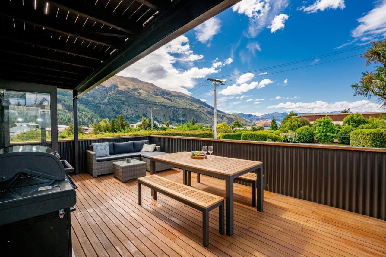 Views On Parry - Lake Hawea Holiday Home ภายนอก รูปภาพ